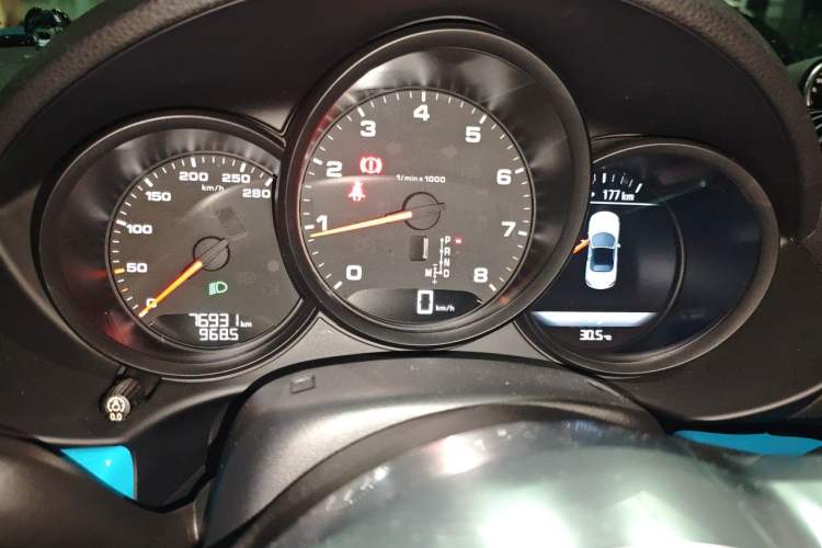 Used Porsche 718 2018 Boxster 2.0T Odometer Close Up