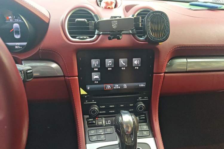 Used Porsche 718 2018 Boxster 2.0T Audio And AC Panel