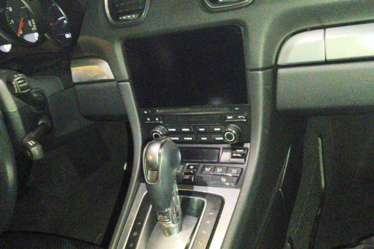 Used Porsche 718 2018 Cayman 2.0T Audio And AC Panel