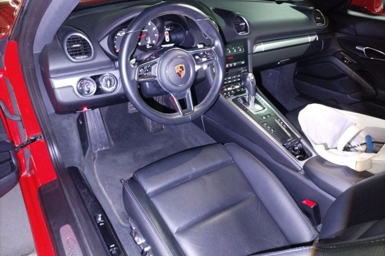 Used Porsche 718 2018 Cayman 2.0T Audio And AC Panel