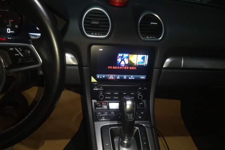Used Porsche 718 2018 Cayman 2.0T Audio And AC Panel