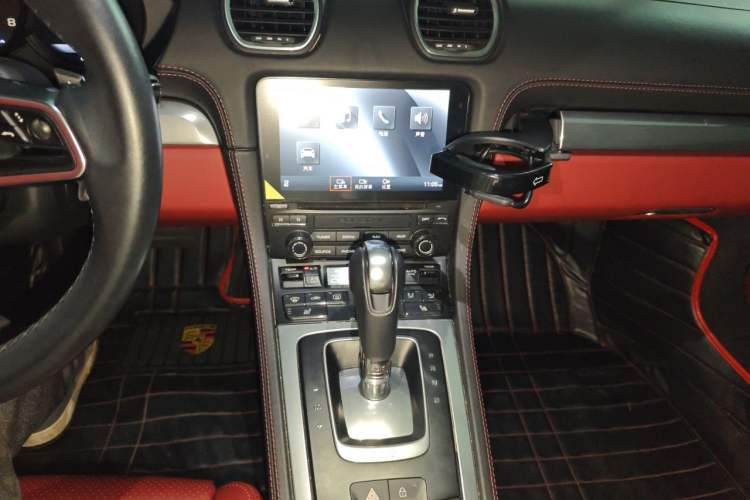 Used Porsche 718 2018 Cayman 2.0T Audio And AC Panel