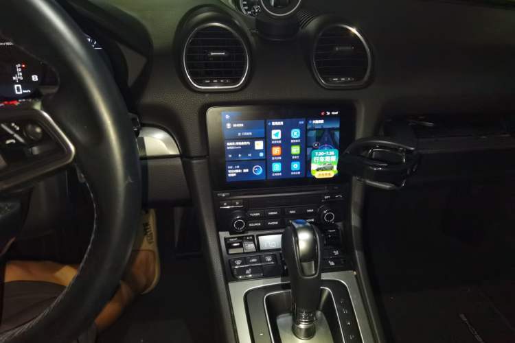 Used Porsche 718 2018 Cayman 2.0T Audio And AC Panel