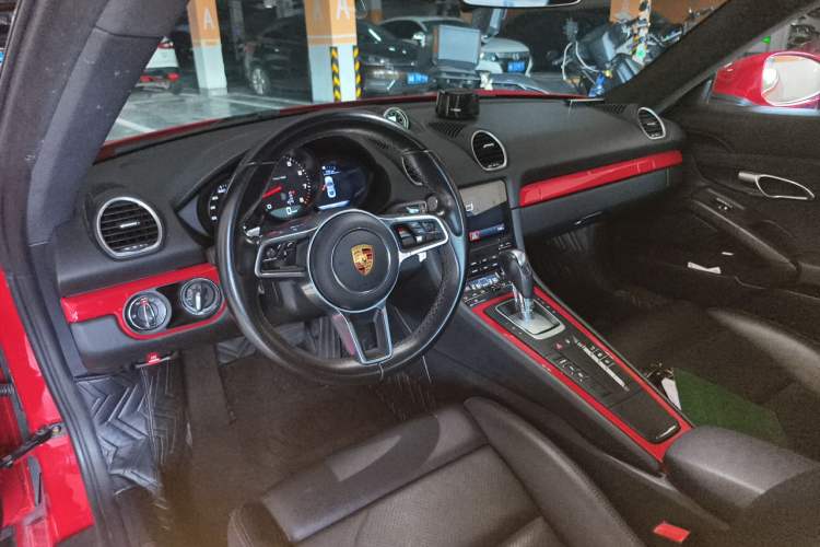 Used Porsche 718 2018 Cayman 2.0T Center Console