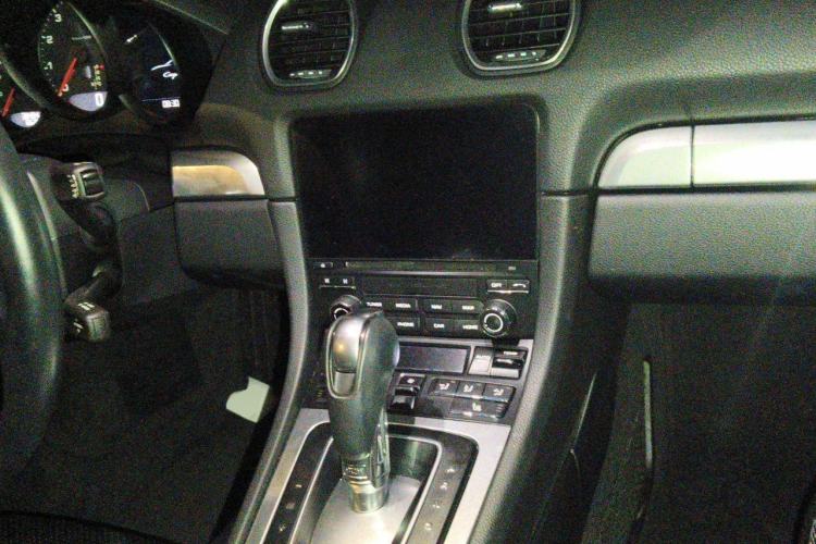 Used Porsche 718 2018 Cayman 2.0T Center Console