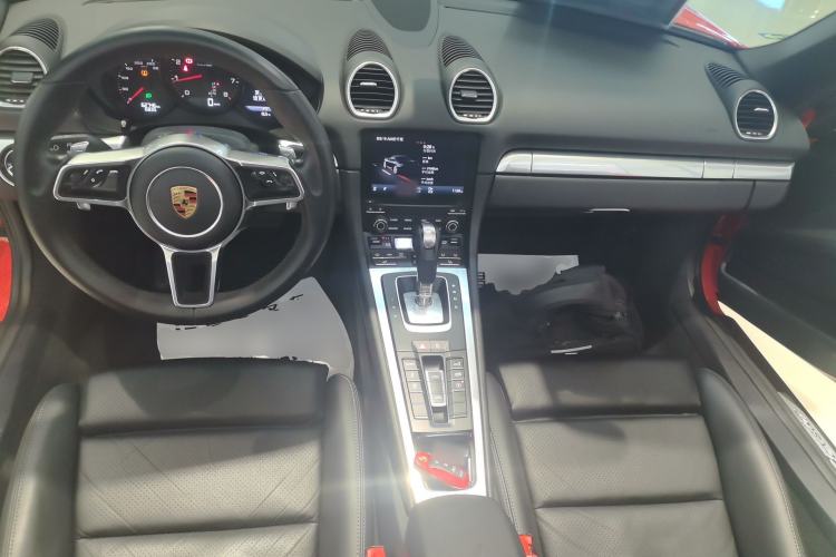 Used Porsche 718 2018 Boxster 2.0T Center Console