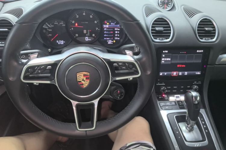 Used Porsche 718 2018 Boxster 2.0T Center Console