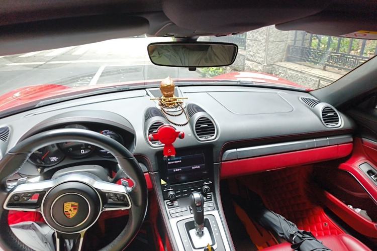 Used Porsche 718 2018 Boxster 2.0T Center Console