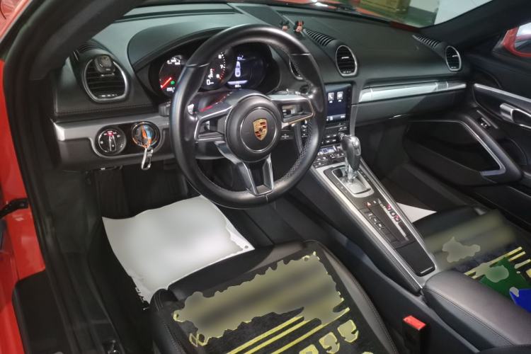 Used Porsche 718 2018 Cayman 2.0T Center Console