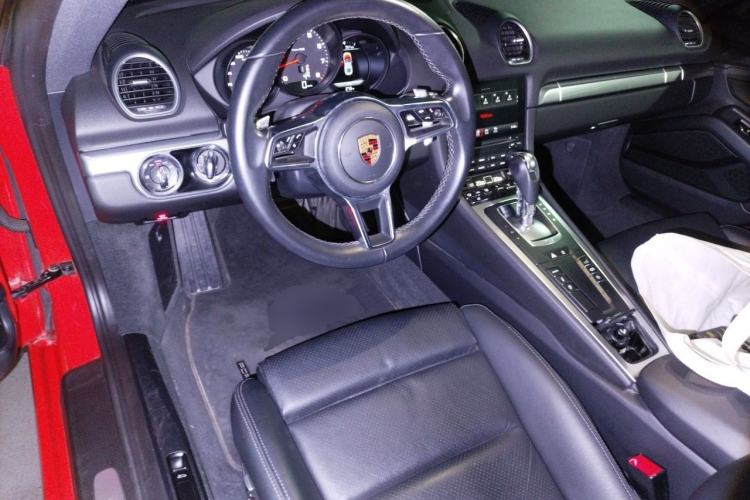 Used Porsche 718 2018 Cayman 2.0T Center Console