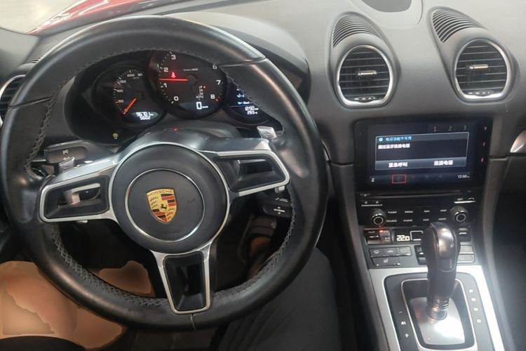 Used Porsche 718 2018 Boxster 2.0T Center Console