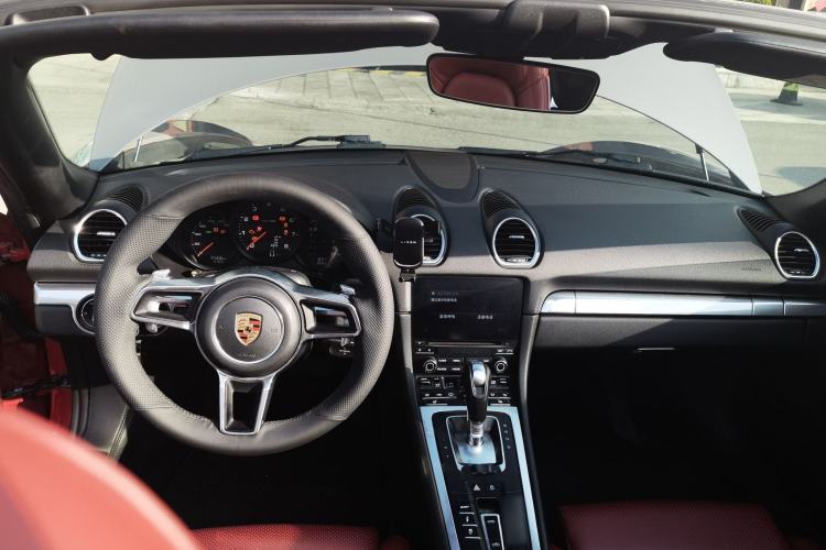 Used Porsche 718 2018 Boxster 2.0T Center Console