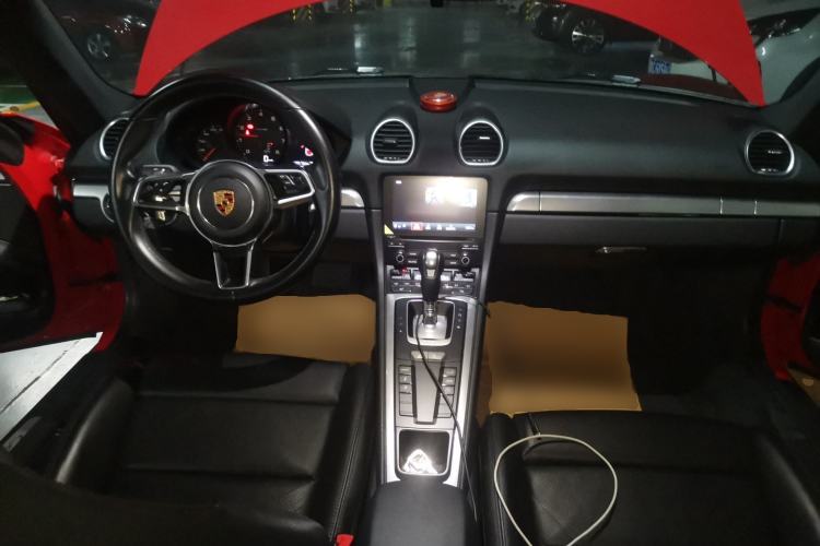 Used Porsche 718 2018 Cayman 2.0T Center Console