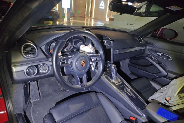 Used Porsche 718 2018 Boxster 2.0T Center Console