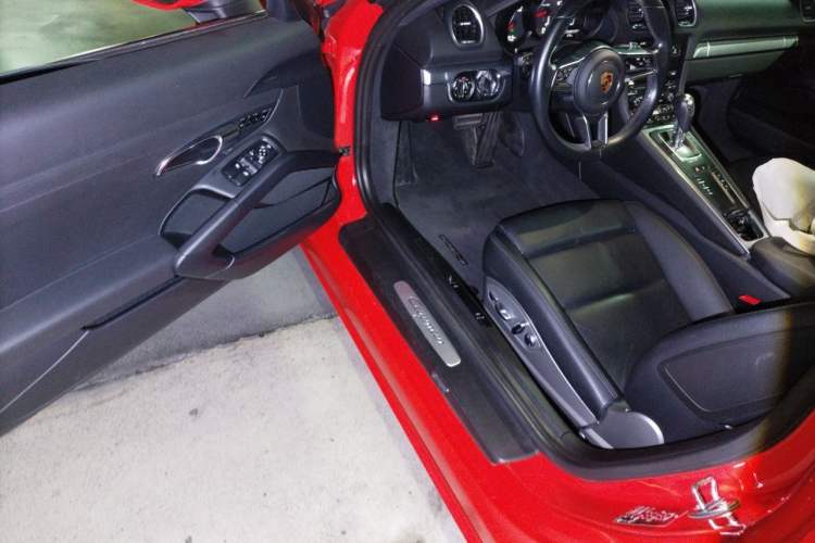 Used Porsche 718 2018 Cayman 2.0T Driver Seat