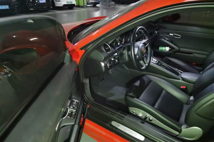 Used Porsche 718 2018 Cayman 2.0T Driver Seat