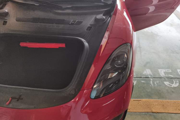 Used Porsche 718 2018 Cayman 2.0T Engine Bay Left