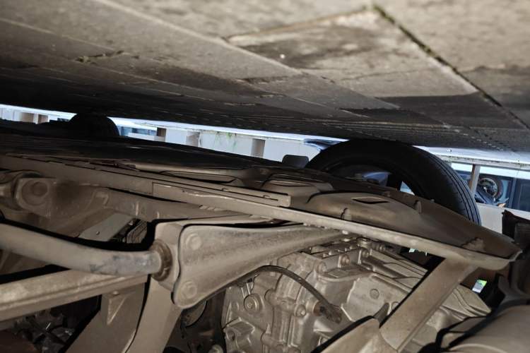 Used Porsche 718 2018 Cayman 2.0T Engine Bay Left