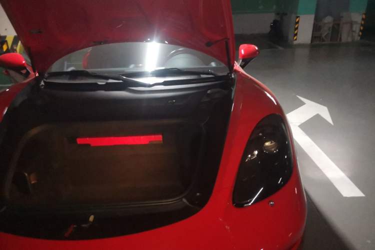 Used Porsche 718 2018 Cayman 2.0T Engine Bay Left