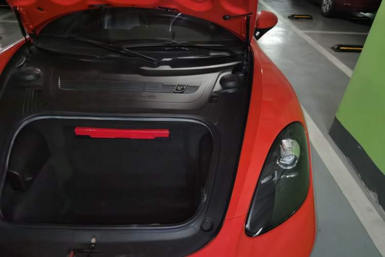Used Porsche 718 2018 Cayman 2.0T Engine Bay Left