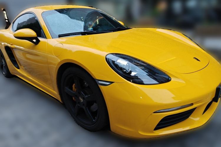 Used Porsche 718 2018 Cayman 2.0T Front Right 45 Deg