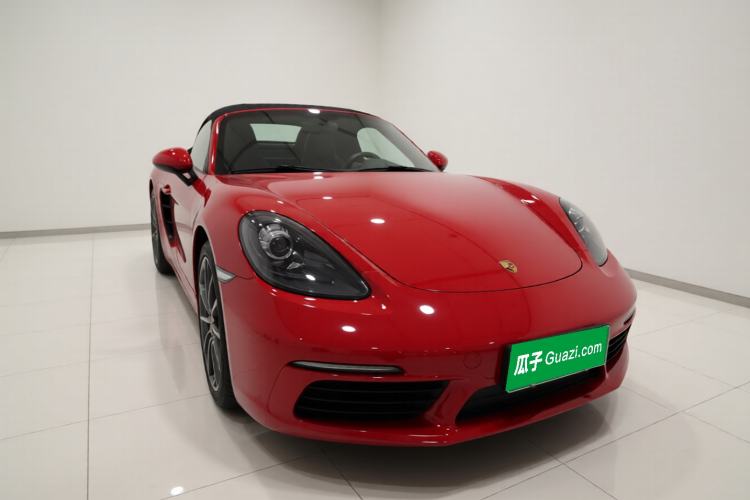 Used Porsche 718 2018 Boxster 2.0T Front Right 45 Deg