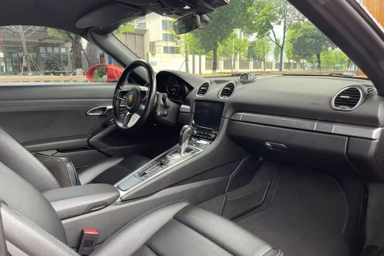 Used Porsche 718 2018 Boxster 2.0T Interior 1