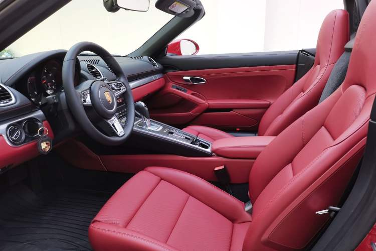 Used Porsche 718 2018 Boxster 2.0T Interior 3