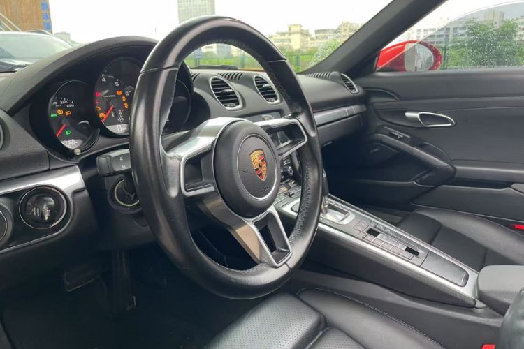 Used Porsche 718 2018 Boxster 2.0T Interior 4