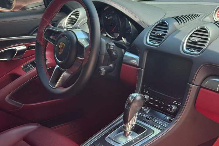 Used Porsche 718 2018 Boxster 2.0T Interior 4