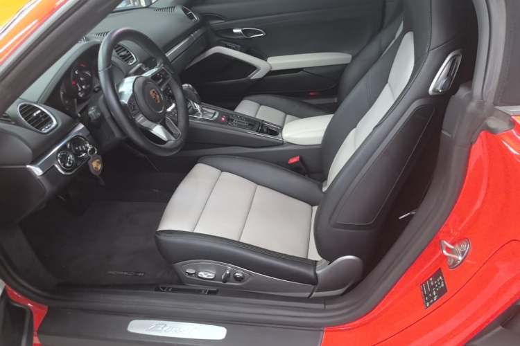 Used Porsche 718 2018 Boxster 2.0T Left Front Seat