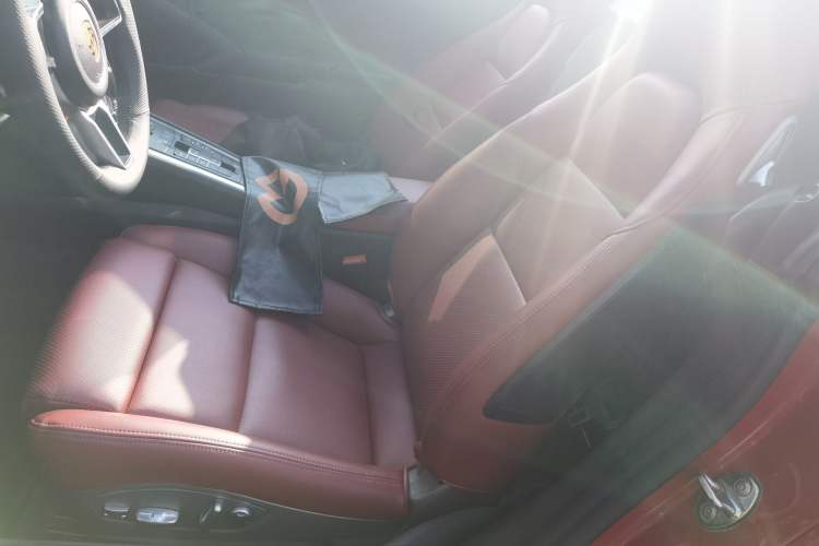 Used Porsche 718 2018 Boxster 2.0T Left Front Seat