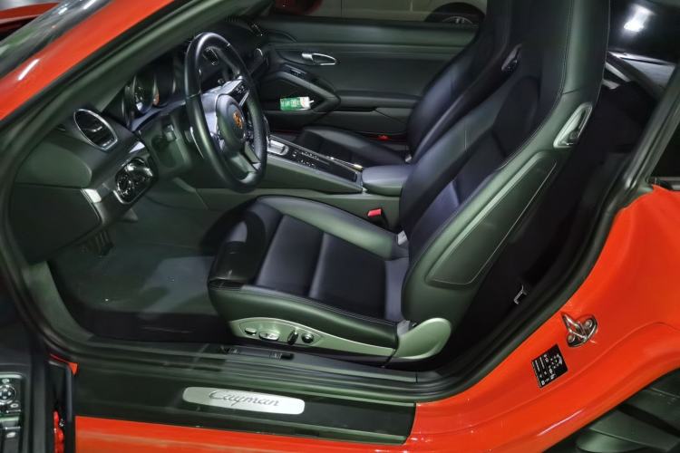 Used Porsche 718 2018 Cayman 2.0T Left Front Seat