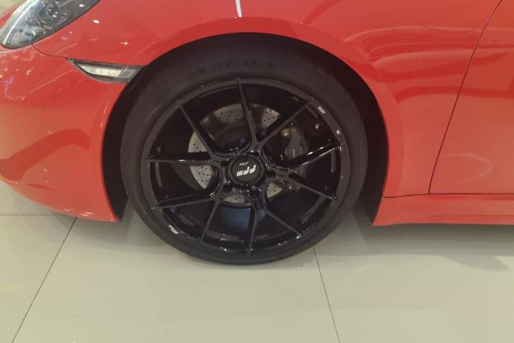 Used Porsche 718 2018 Boxster 2.0T Left Front Wheel Hub