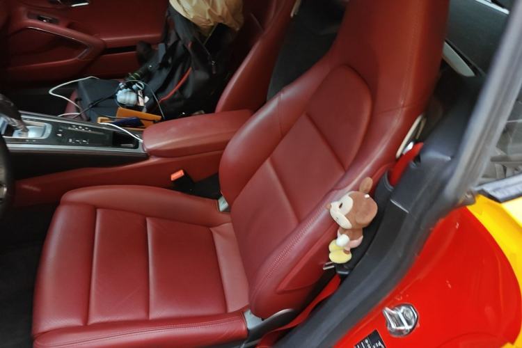 Used Porsche 718 2018 Cayman 2.0T Left Rear Seat