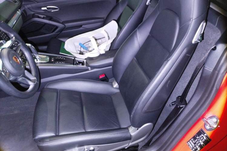 Used Porsche 718 2018 Cayman 2.0T Left Rear Seat
