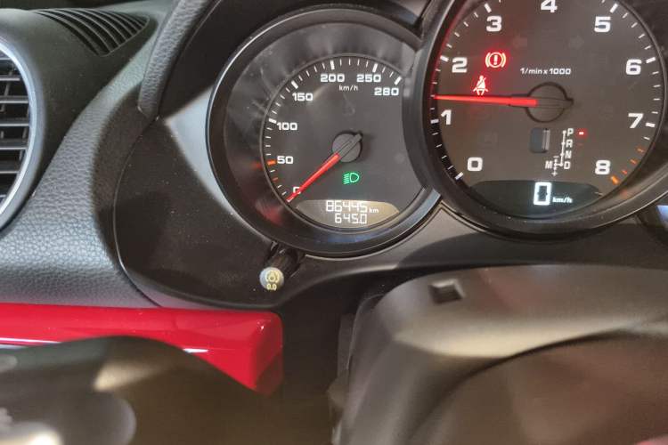 Used Porsche 718 2018 Cayman 2.0T Odometer Close Up