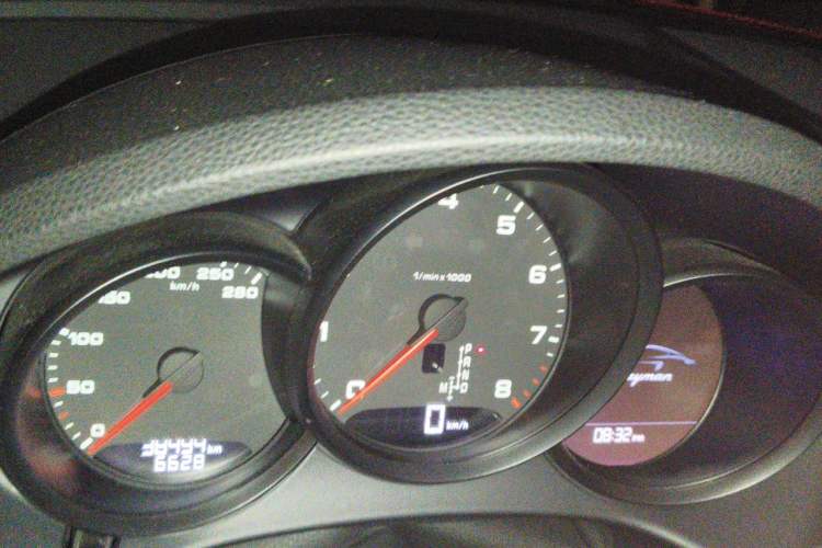 Used Porsche 718 2018 Cayman 2.0T Odometer Close Up