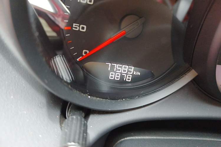 Used Porsche 718 2018 Boxster 2.0T Odometer Close Up