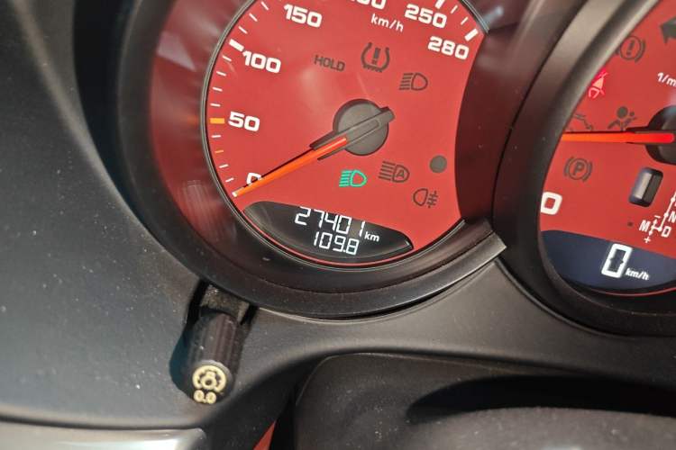 Used Porsche 718 2018 Cayman 2.0T Odometer Close Up
