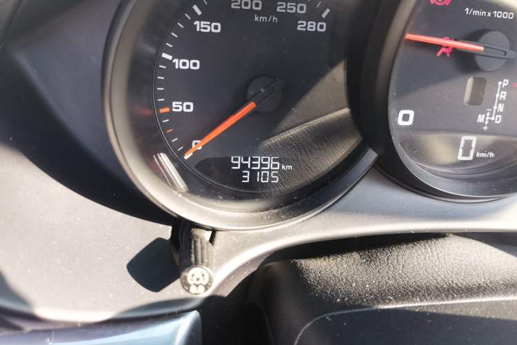 Used Porsche 718 2018 Boxster 2.0T Odometer Close Up