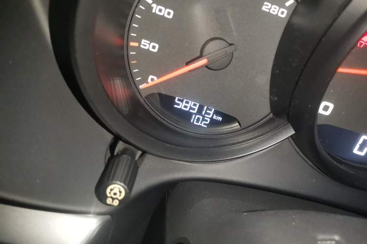 Used Porsche 718 2018 Cayman 2.0T Odometer Close Up