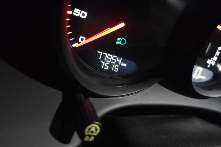 Used Porsche 718 2018 Boxster 2.0T Odometer Close Up