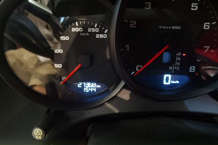Used Porsche 718 2018 Boxster 2.0T Odometer Close Up