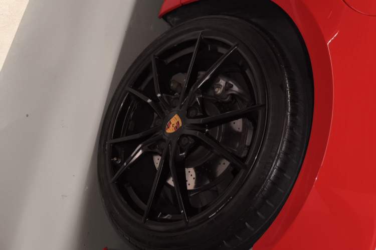 Used Porsche 718 2018 Boxster 2.0T Right Front Wheel Hub