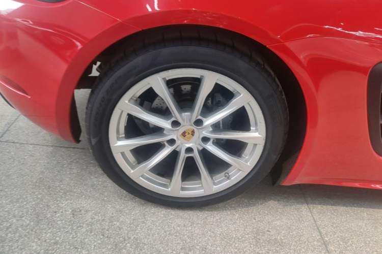 Used Porsche 718 2018 Boxster 2.0T Right Rear Wheel Hub