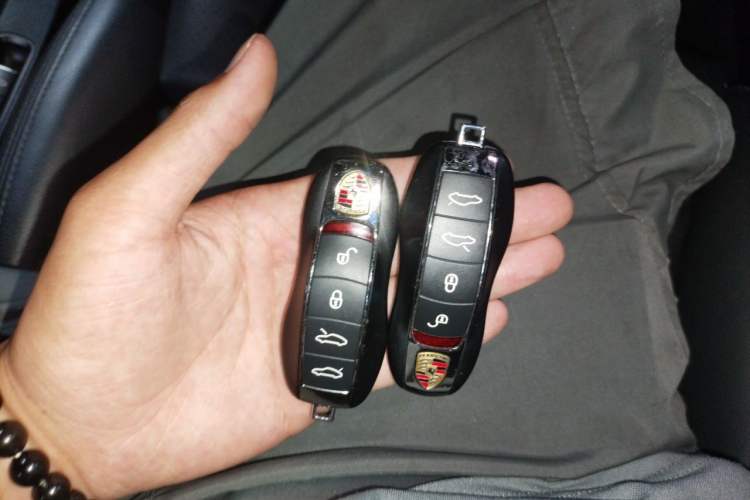 Used Porsche 718 2018 Cayman 2.0T Vehicle Key