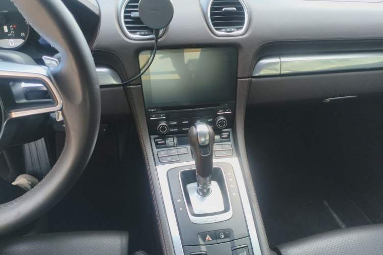 Used Porsche 718 2018 Cayman 2.0T Audio And AC Panel