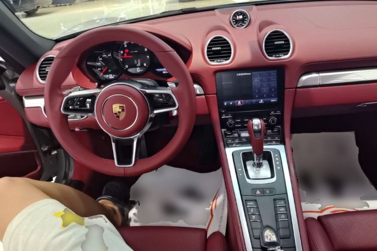 Used Porsche 718 2018 Cayman 2.0T Center Console
