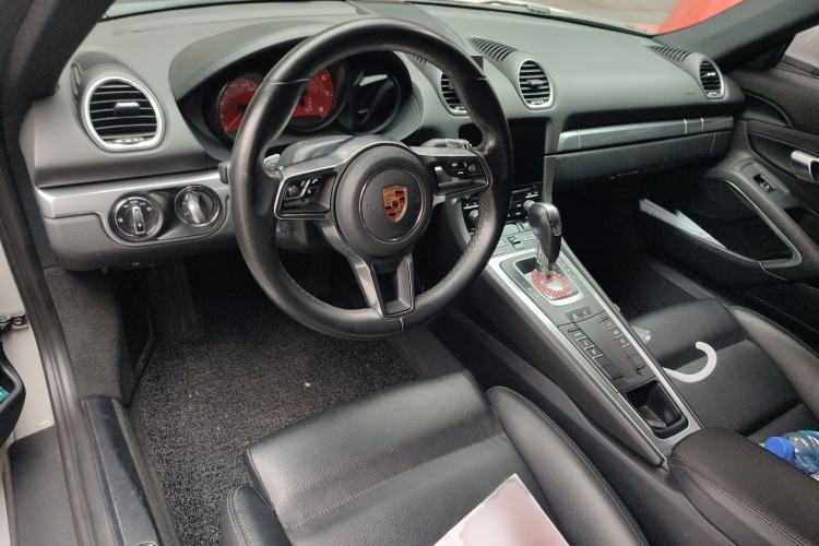 Used Porsche 718 2018 Cayman 2.0T Center Console
